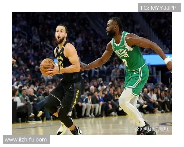 高效发挥！库里半场13中7贡献18分6助攻